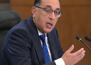 رئيس الوزراء: الموافقة على بدء الخطوات والإجراءات الخاصة بتعيين 72 ألف معلم دفعة واحدة