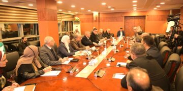 وزراء الصناعة والكهرباء والإسكان والمطورين الصناعيين يبحثون آليات وضوابط تنظيم العمل