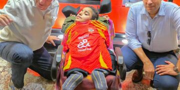 مؤسسة تطبيق سند  تُحقق حلم البطل الصغير ياسين بلقاء أسطورة الكرة العربية محمود الخطيب