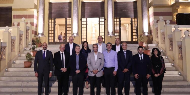 وزير الاتصالات يناقش مع أعضاء لجنة الاقتصاد الرقمى جهود تنمية صناعة التعهيد وسبل تعزيز نمو الصادرات الرقمية