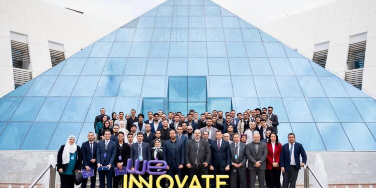 “المصرية للاتصالات” و”الجهاز القومي لتنظيم الاتصالات” يحتفلان بخريجي أكاديمية “نحن نبتكر WE INNOVATE”