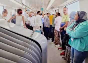 مونوريل شرق النيل يشهد اقبالا كبيرا من المواطنين للتوجه الى إلى النهر الأخضر بالعاصمة الجديدة