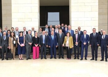 كامل الوزير يبحث مع ممثلي 29 شركة فرنسية الاستثمار في مجالي الصناعة والنقل