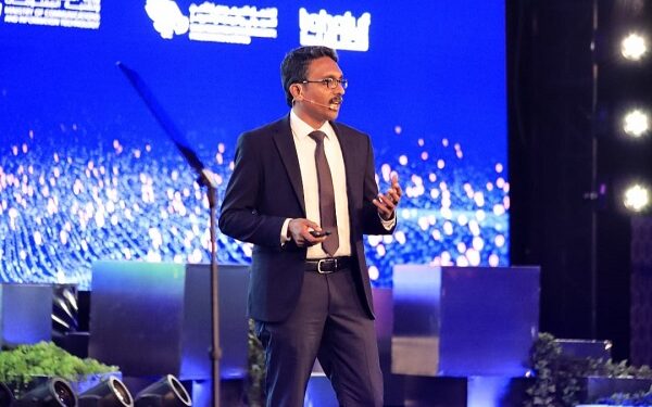 “زوهو كريتور” يدمج الذكاء الاصطناعي بأدوات مطوّري تطبيقات التعليمات البرمجية المنخفضة في المنطقة