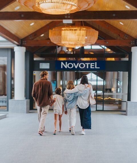 نوفوتيل تحتفل بعامٍ من الالتزام بحماية المحيطات والشراكة المستدامة مع الصندوق العالمي للطبيعة