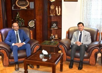 وزير الشباب والرياضة ورئيس البورصة المصرية يشهدان انطلاقة جديدة لدمج الشباب في المنظومة الاقتصادية