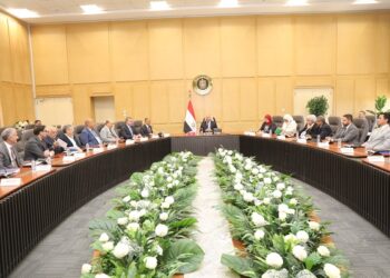 الفريق كامل الوزير  يعلن عن رخص بليت جديدة وخطة لدعم المصانع الوطنية وتعميق صناعة الحديد