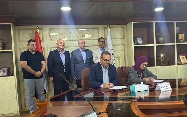 «تيتان مصر» توقع بروتوكولًا لتطوير وحدات العناية المركزة بمستشفى الصدر ببني سويف