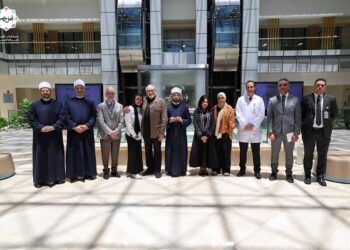 خلال زيارته لمستشفى أهل مصر .. وزير الأوقاف يشيد بتميز المستشفى وفريقه الطبي