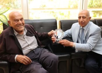 رئيس الأكاديمية العربية يلتقي السير مجدي يعقوب فى أسوان ويثمن دوره في خدمة البشرية