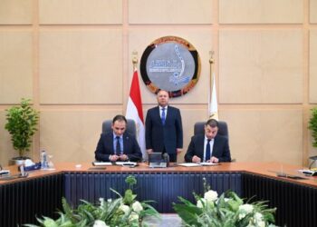 توقيع عقد ترخيص شركة “رحلة رايدز لتنظيم خدمات النقل البري” 