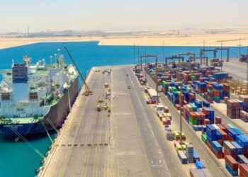 “ميناء المستقبل” يحتضن مشاريع الطاقة العملاقة