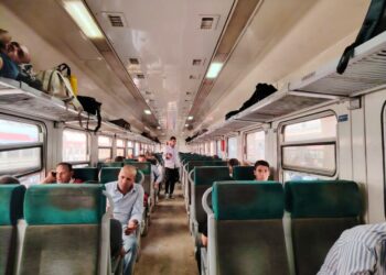 وزير النقل يتابع انتظام العمل بمرافق النقل والمواصلات