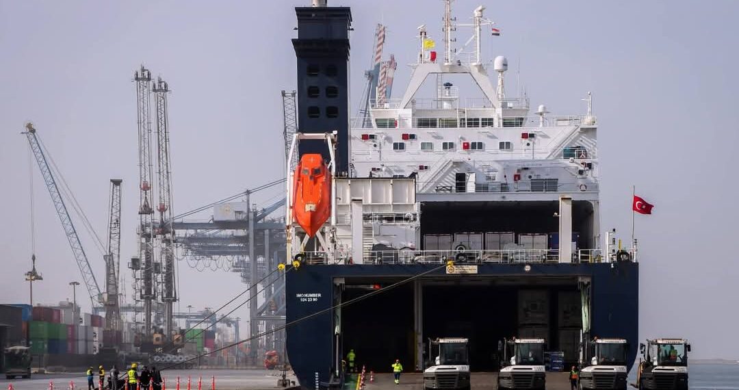 ماذا تعرف عن خط الرورو بين مينائى دمياط و تريستا الإيطالي