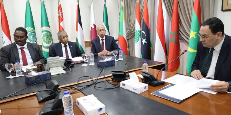 رئيس الأكاديمية العربية يتابع مع السفير السوداني تنفيذ تكليف مجلس وزراء النقل العرب دراسة إنشاء المناطق اللوجستية على الحدود السودانية