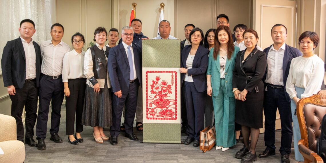 رئيس اقتصادية قناة السويس يستقبل وفد غرفة إقليم “جيلين” الصينية للتجارة