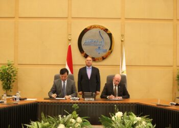 توقيع عقد بناء سفينتين جديدتين من سفن الصب الجاف العملاقة من طراز KAMSARMAX بين شركة الملاحة الوطنية وترسانة هانتونج الصينية