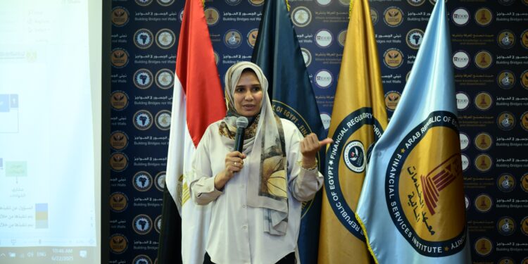 الرقابة المالية تستعرض تجربتها الرائدة في إطلاق أول سوق كربون طوعي مراقب ومنظم