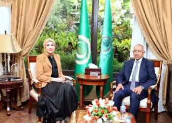 “عبد الغفار” يهنئ “المسماري” بمنصبها الجديد.. ويؤكد: “الأكاديمية بيت العرب ومفتوحة دائماً للأشقاء”