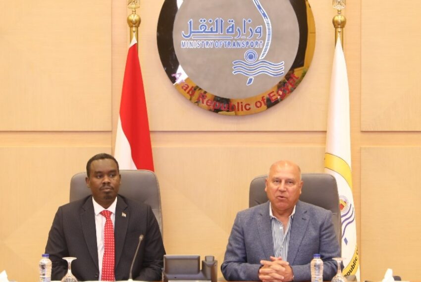 وزير للنقل يبحث مع نظيره السوداني آفاق التعاون في مجالات النقل المختلفة