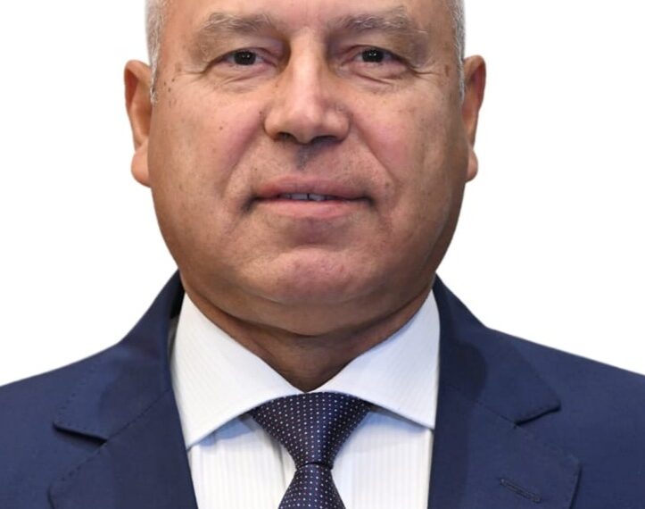 وزارة الصناعة استمرار فتح باب التقدم والحجز إلكترونيًا عبر منصة مصر الصناعية الرقمية حتى 15 يونيو 2025 لعدد 1800 قطعة أرض صناعية