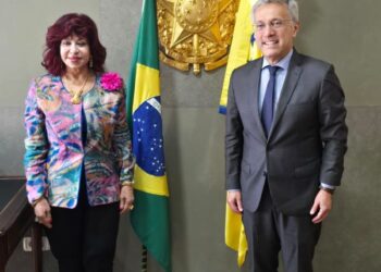 ”  هدى يسى” تلتقى السفير البرازيلي لدى مصر 