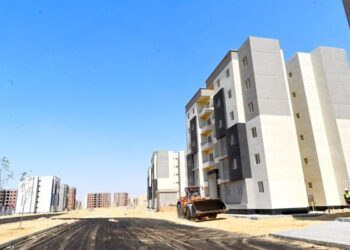 وزير الإسكان يتفقد وحدات المبادرة الرئاسية “سكن لكل المصريين” ومحطة مياه بمدينة أكتوبر الجديدة