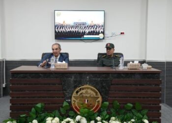 وزير الاتصالات يلتقى بالمتقدمين للإلتحاق بمبادرة ” الرواد الرقميون” فى بداية إختبارات القبول بمقر الأكاديمية العسكرية المصرية