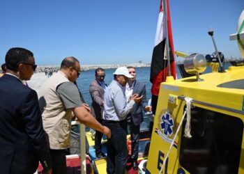 رئيس الوزراء يشهد دخول أول لنش إسعاف بحري الخدمة بمحافظة الإسكندرية