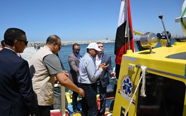 رئيس الوزراء يشهد دخول أول لنش إسعاف بحري الخدمة بمحافظة الإسكندرية