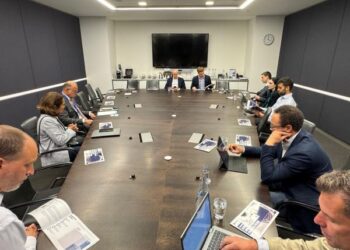 فريد يستعرض مع 8 مؤسسات استثمارية ومالية تجربة الإصلاح بالقطاع المالي غير المصرفي