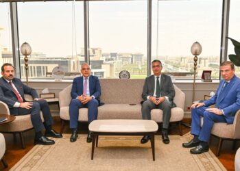  وزراء الزراعة والري والتموين ورئيس جهاز مستقبل مصر يناقشون سُبل تطوير زراعة محصولى قصب وبنجر السكر و زيادة الإنتاجية