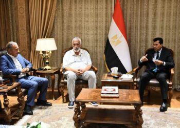  وزير الرياضة يلتقي مجموعة من المستثمرين المصريين لبحث عمل شراكة وطنية