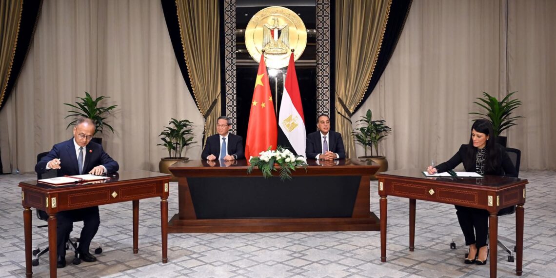 توقيع مجموعة وثائق لتعزيز التعاون المشترك بين مصر والصين بعددٍ من المجالات المختلف