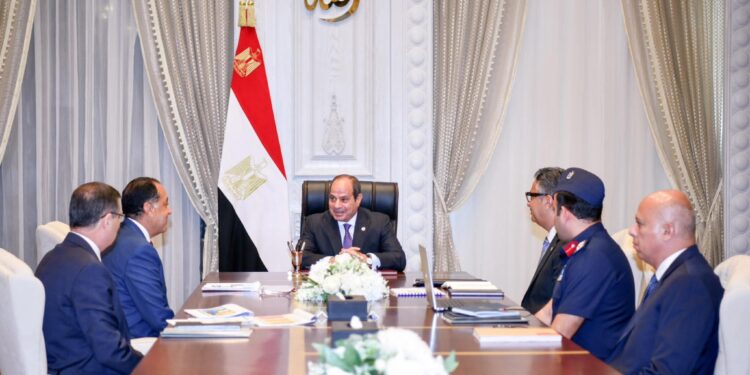توافر الاحتياطي الاستراتيجي من السلع الاساسية خاص القمح و السكر و الزيت واللحوم والدواجن