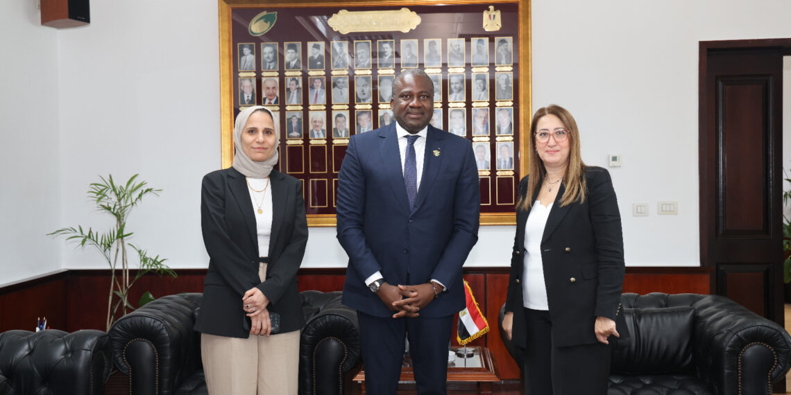 رئيس البريد المصري تستقبل المدير التنفيذي لبريد كوت ديفوار