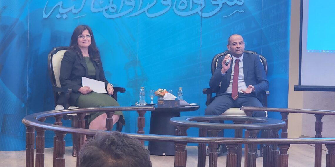 رئيس البورصة يناقش التحديات التي تواجه الشركات المقيدة بالسوق و سبل توفيق أوضاعها