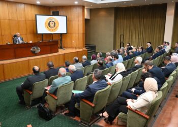 وزير الصناعة ضرورة العمل مع منتجي الأسمنت على سرعة تشغيل خطوط الإنتاج المتوقفة خلال شهر كحد أقصى