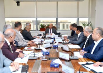 وزير النقل يتابع الموقف التنفيذي لمشروع انشاء المجمع الصناعي لإنتاج الوحدات المتحركة للسكك الحديدية