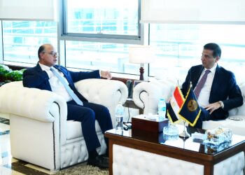 وزير الزراعة ورئيس الرقابة المالية يعقدان اجتماعاً لتسريع تنفيذ خطط عمل صندوق التكافل الزراعي