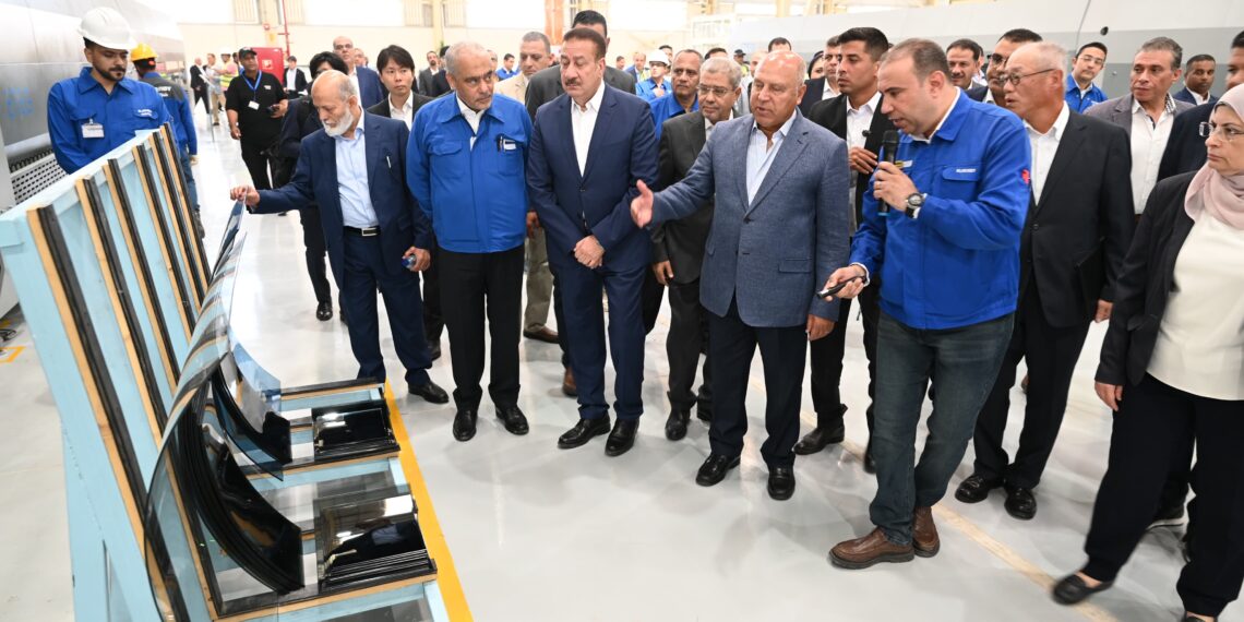   وزير الصناعة يفتتح مصنع لإنتاج الزجاج الهندسي ويضع حجر الأساس لمصنع جديد لإنتاج ثلاجات وديب فريزر بمجموعة شركات العربي