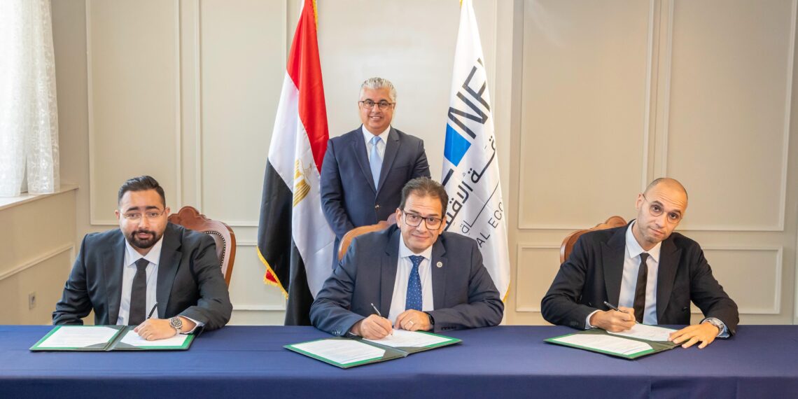 توقيع عقد توسعات مشروع شركة النيل لإعادة تدوير البلاستيك