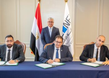 توقيع عقد توسعات مشروع شركة النيل لإعادة تدوير البلاستيك