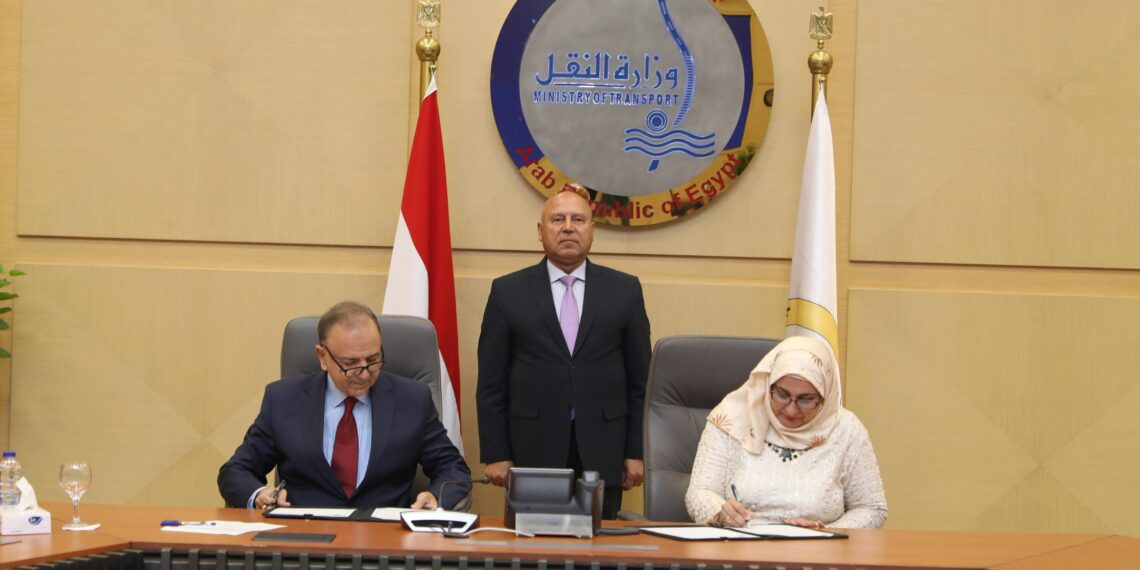 توقيع بروتوكول تعاون بين قطاع شئون الصناعة وشركة تطوير الصناعات الإبداعية