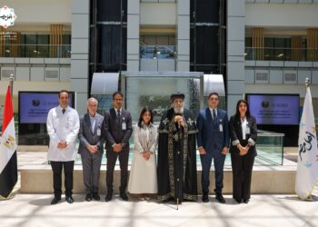 البابا تواضروس الثاني يشيد بجهود الطاقم الطبي في رعاية المرضى