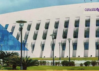 المصرية للاتصالات: جاري السيطرة على حريق سنترال رمسيس بمعاونة رجال الدفاع المدني