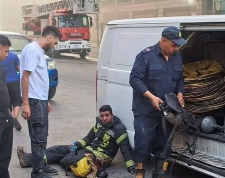 النقيب عبدالله ابراهيم زبادى ضابط الحماية المدنية.. ظل 15 ساعه بين الدخان والنار للحفاظ وانقاذ الأرواح واخماد الحريق