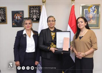 منتدى الخمسين سيدة الأكثر تأثيرًا يكرم المستشارة أمل عمار