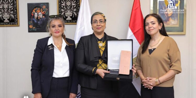 منتدى الخمسين سيدة الأكثر تأثيرًا يكرم المستشارة أمل عمار