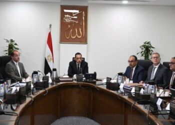 رئيس الوزراء يُتابع موقف تنفيذ برنامج الطروحات الحكومية